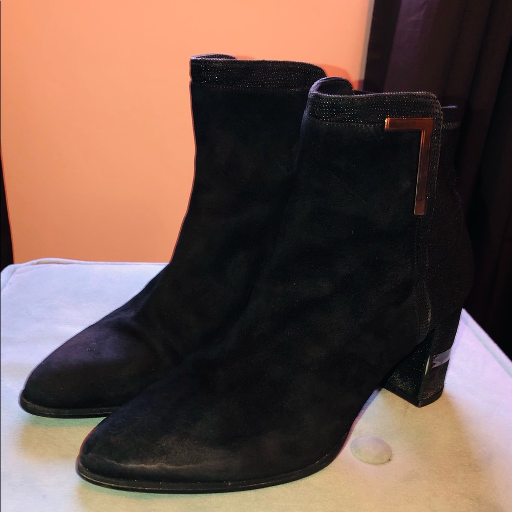Stuart Weitzman Short Heeled Boot Size 8 🌹